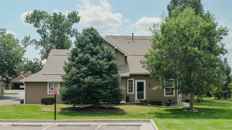 10654 W Dumbarton Cir #A, Littleton, CO 80127