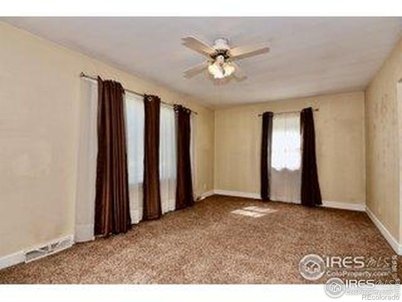 327 N 8th Ave, Sterling, CO 80751