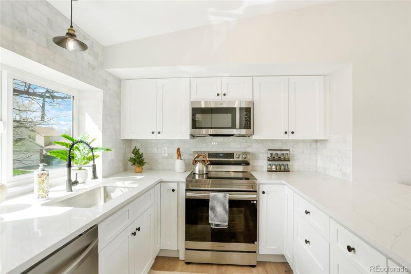 12050 Dahlia Dr, Thornton, CO 80241