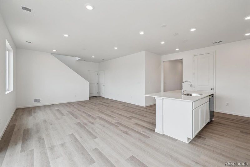 6646 N Nepal St, Aurora, CO 80019