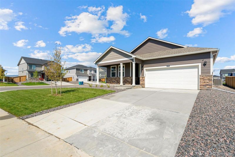 27674 E Byers Ave, Aurora, CO 80018