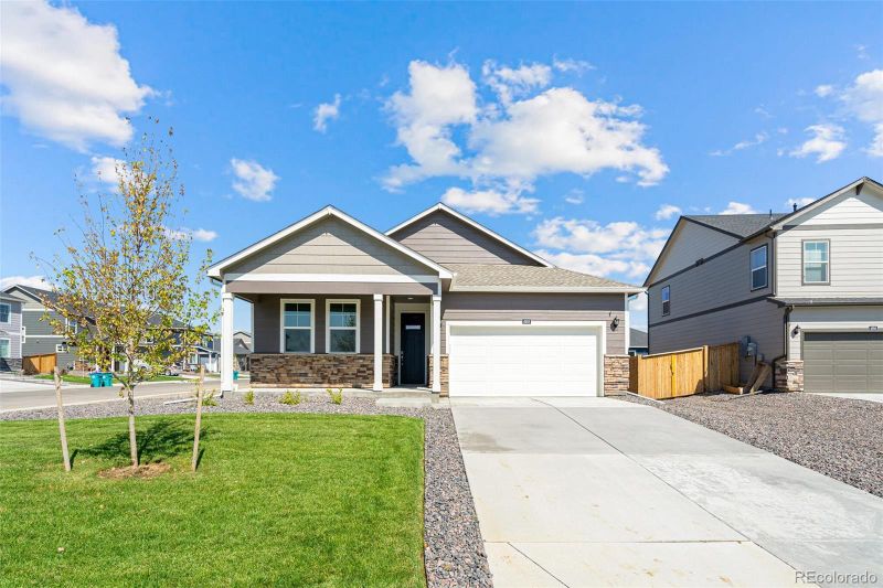 27674 E Byers Ave, Aurora, CO 80018