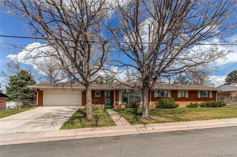 2081 W Ridge Rd, Littleton, CO 80120