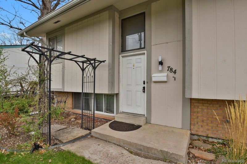 784 W Sterne Pw, Littleton, CO 80120
