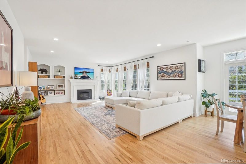 742 Norwich Ct, Castle Pines, CO 80108