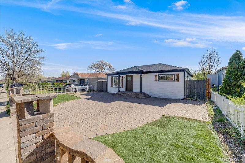 2232 Hanover St, Aurora, CO 80010