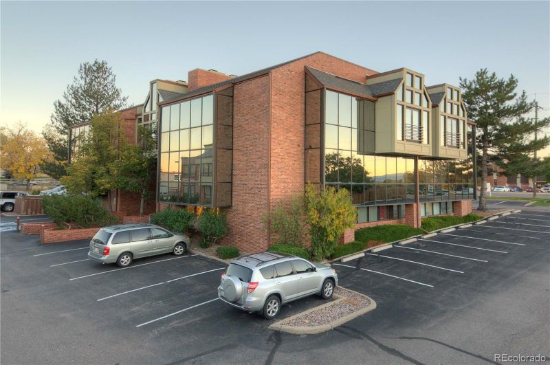 3989 E Arapahoe Rd #325, Centennial, CO 80122