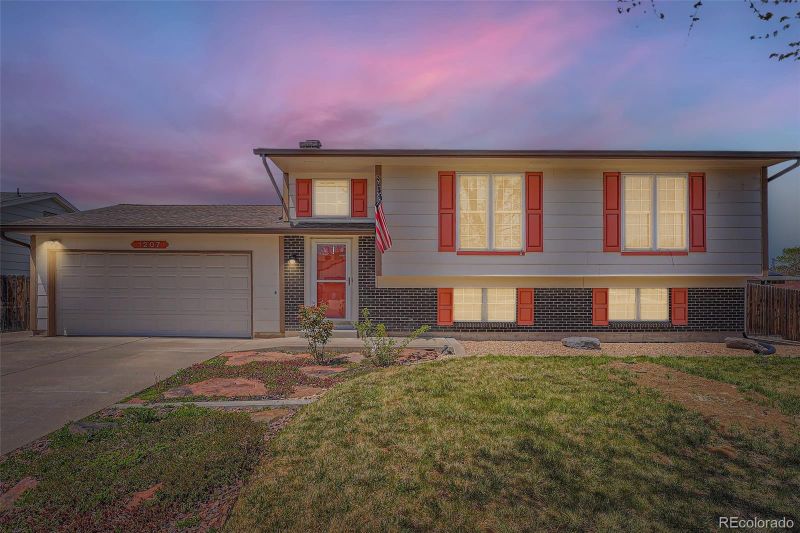 1207 S Memphis St, Aurora, CO 80017