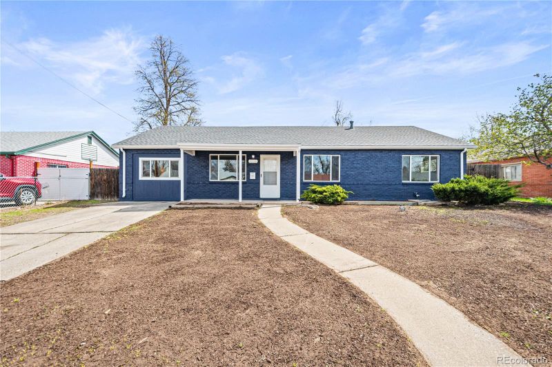 932 Quentin St, Aurora, CO 80011