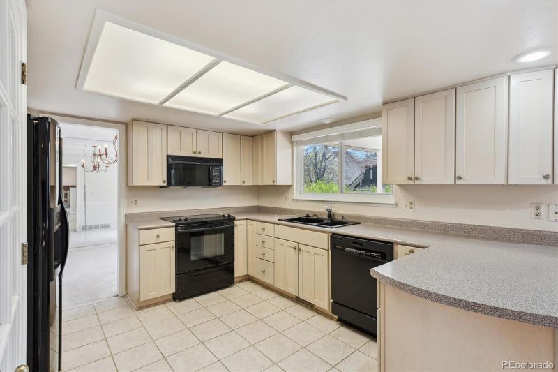6024 S Lima St, Englewood, CO 80111