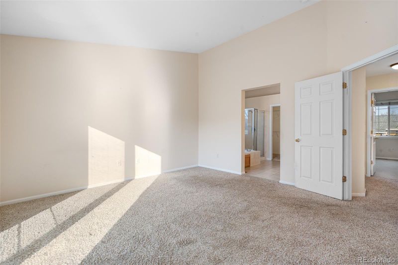 274 W Willowick Cir, Highlands Ranch, CO 80129