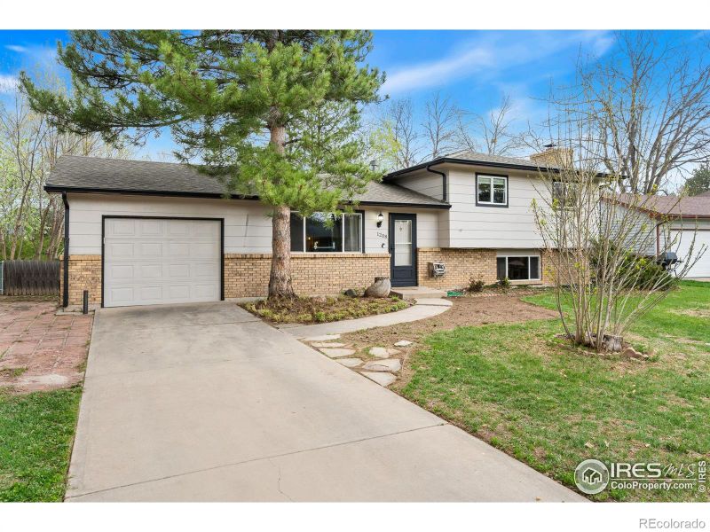1208 Briarwood Rd, Fort Collins, CO 80521