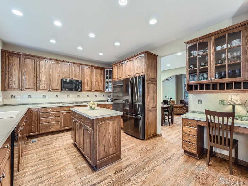 19748 E Pinewood Dr, Aurora, CO 80016
