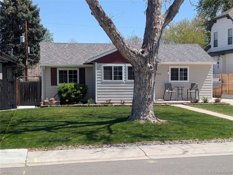3044 S Bellaire St, Denver, CO 80222