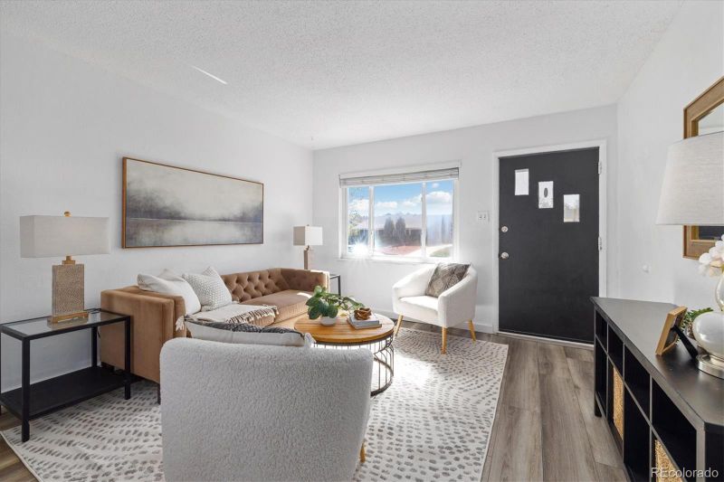 3137 S Glencoe St, Denver, CO 80222