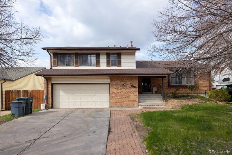 530 S Laredo Cir, Aurora, CO 80017