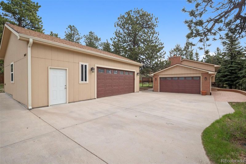 30321 Chestnut Dr, Evergreen, CO 80439