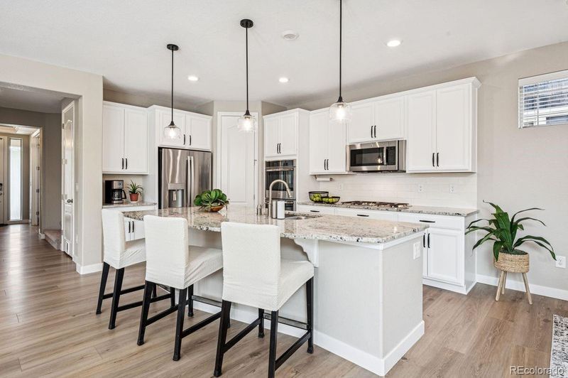 9446 E 51st Dr, Denver, CO 80238