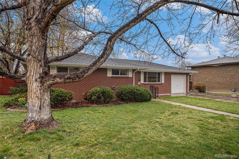 6613 Independence St, Arvada, CO 80004