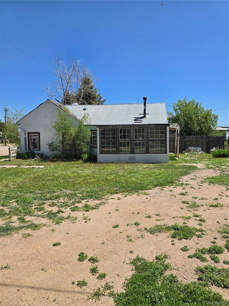 714 Front St, Arriba, CO 80804