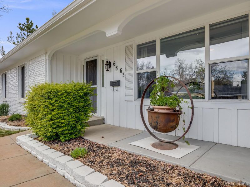 6863 S Detroit Cir, Centennial, CO 80122