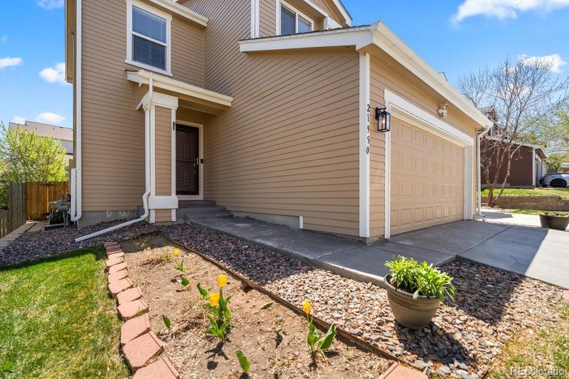 21950 E Crestline Ln, Aurora, CO 80015