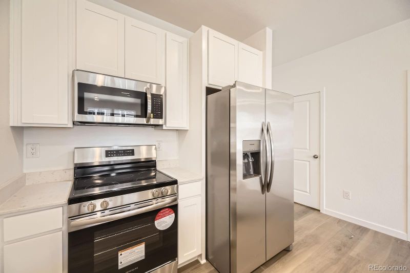 2002 S Haleyville Way, Aurora, CO 80018