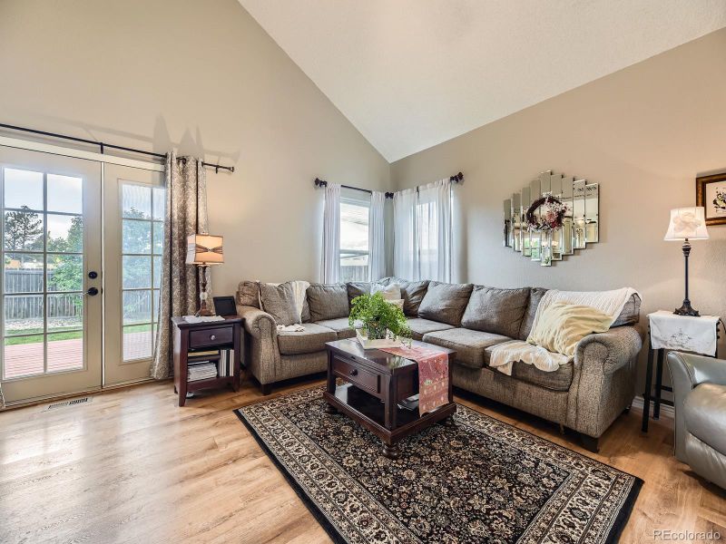 285 N Holcomb St, Castle Rock, CO 80104