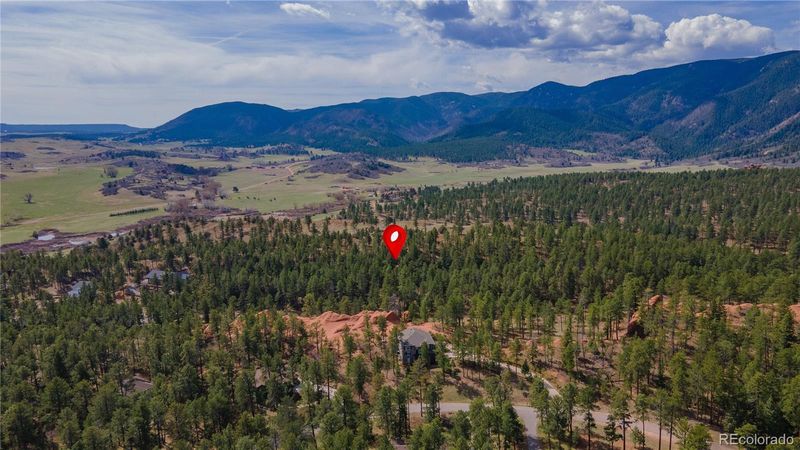 8253 Bannock Dr, Larkspur, CO 80118