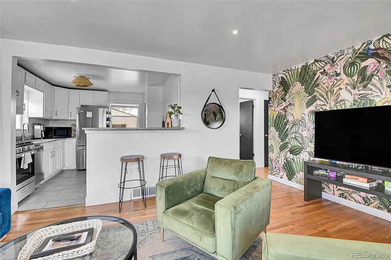 7001 Alan Dr, Denver, CO 80221