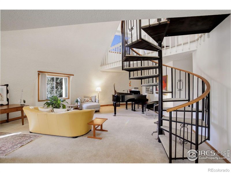 6611 Lakeview Dr, Boulder, CO 80303
