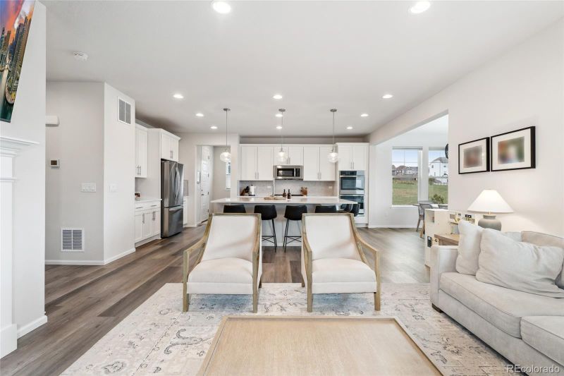 7137 S Vandriver Way, Aurora, CO 80016
