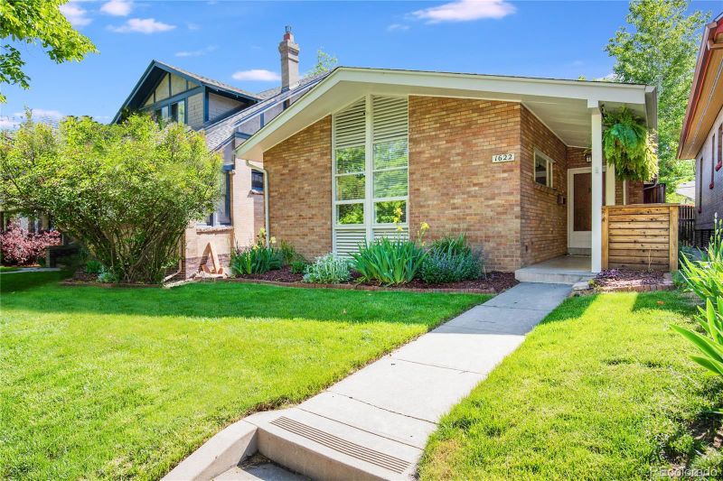 1622 Monroe St, Denver, CO 80206