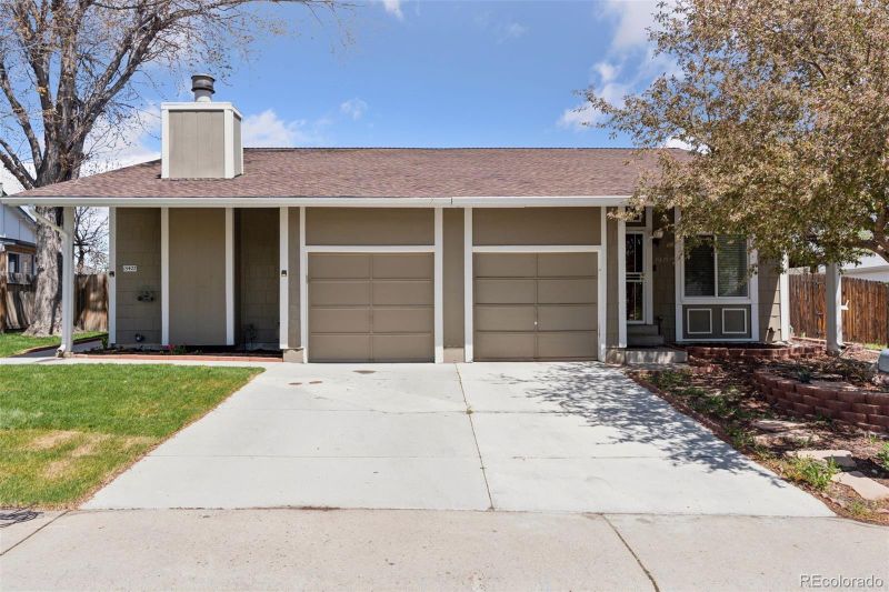 15427 E Oberlin Pl, Aurora, CO 80013