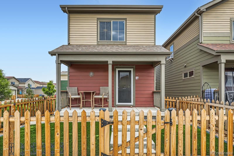 1199 Hummingbird Cir, Longmont, CO 80501