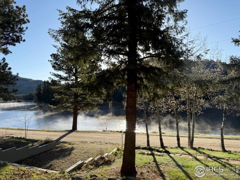 565 Hemlock Dr, Lyons, CO 80540