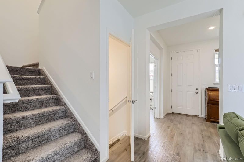 6233 N Liverpool St, Aurora, CO 80019