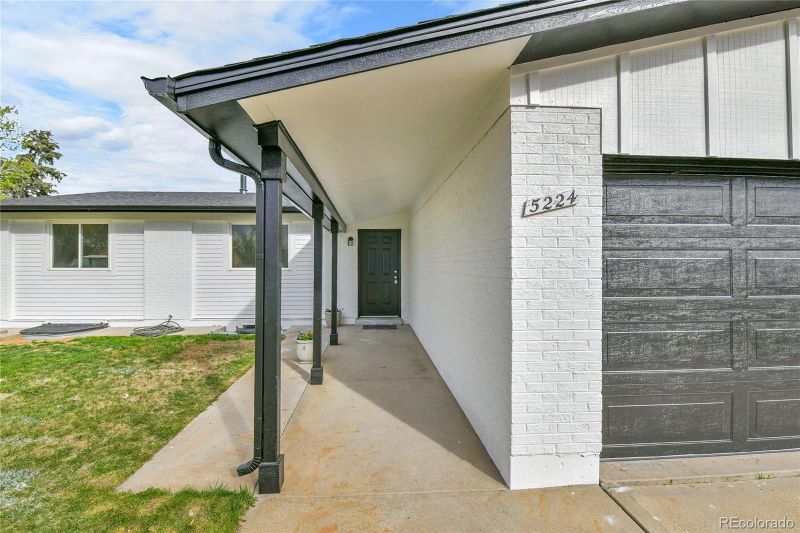 5224 Scranton Ct, Denver, CO 80239