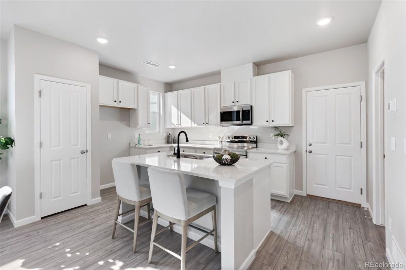 1440 Coral Pl, Longmont, CO 80501