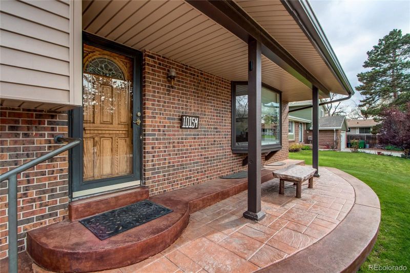 10154 W Hawaii Pl, Lakewood, CO 80232