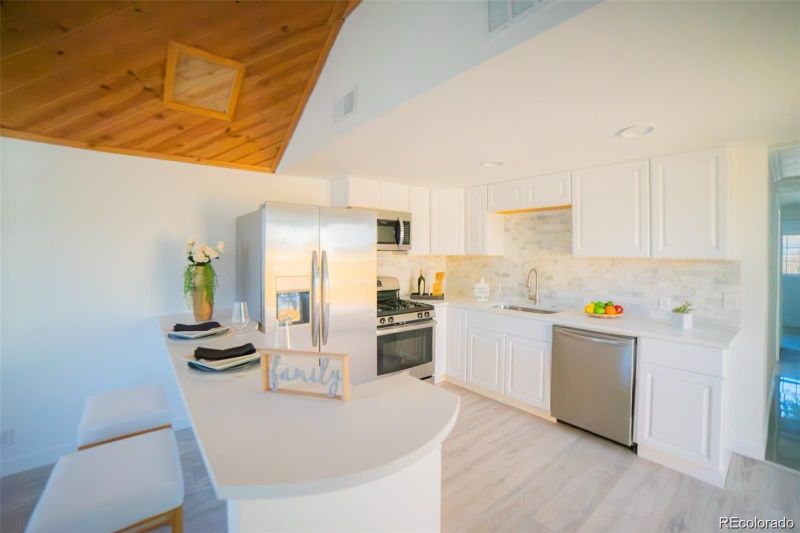 665 S Meade St, Denver, CO 80219