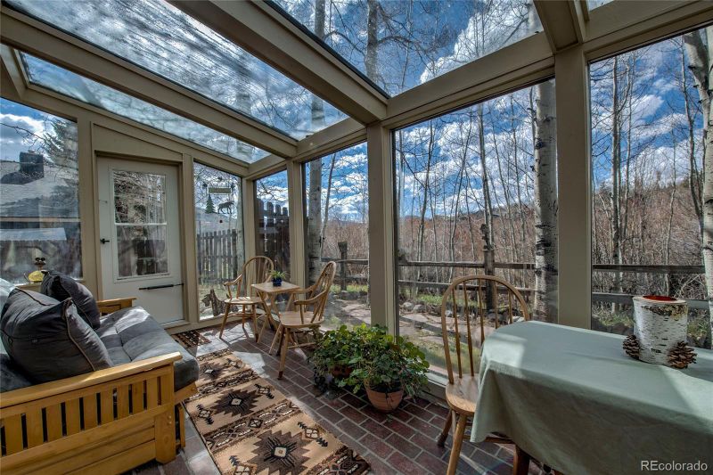 375 W Coyote Dr, Silverthorne, CO 80498