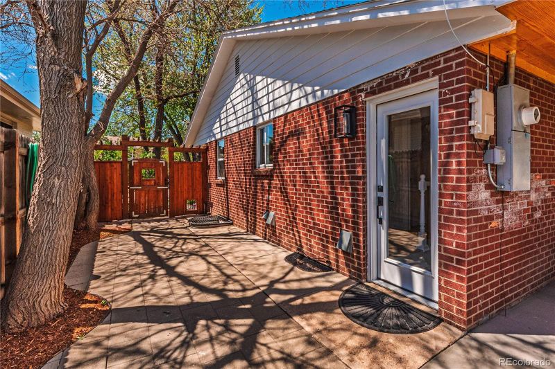 2274 S Cherry St, Denver, CO 80222
