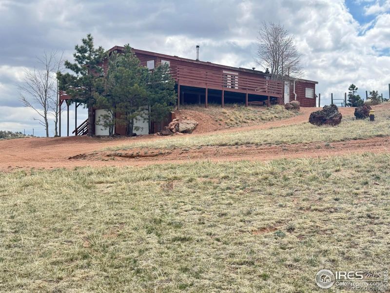 115 Arapaho Ridge Rd, Livermore, CO 80536