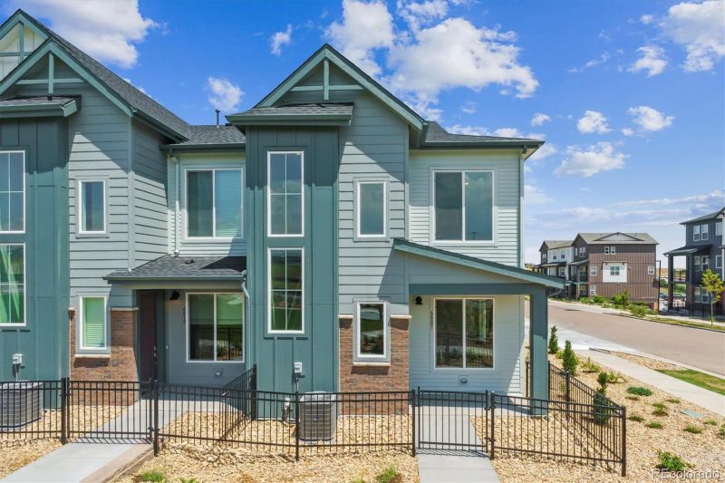 6807 Huddersfield Ln, Castle Pines, CO 80108