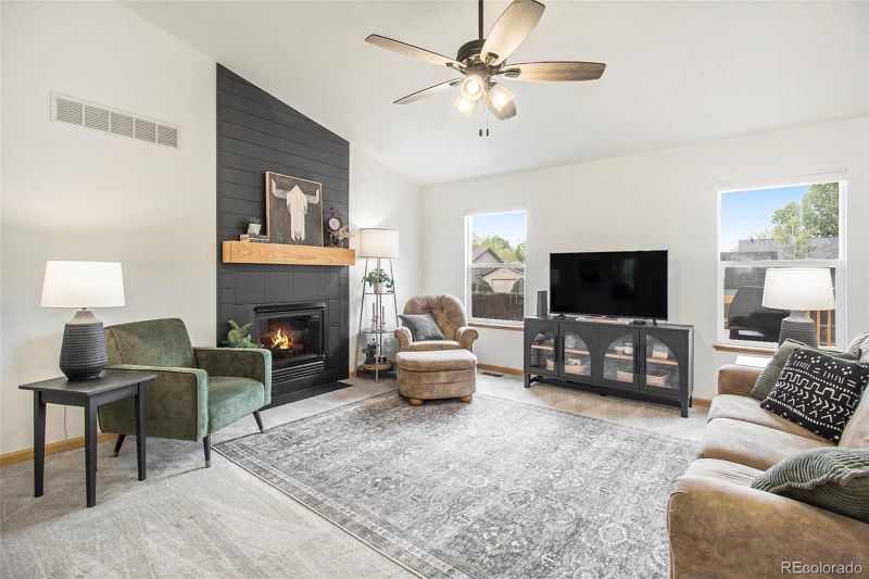 2045 Parkwood Dr, Johnstown, CO 80534