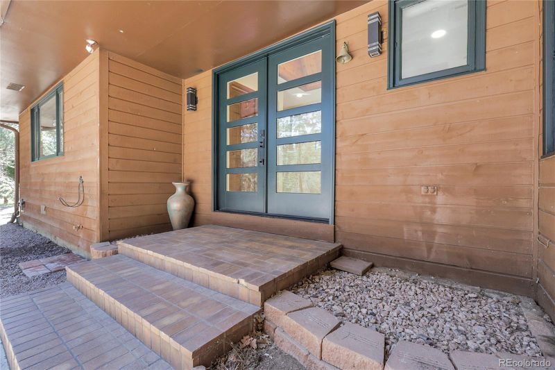 8782 S Ault Ln, Morrison, CO 80465