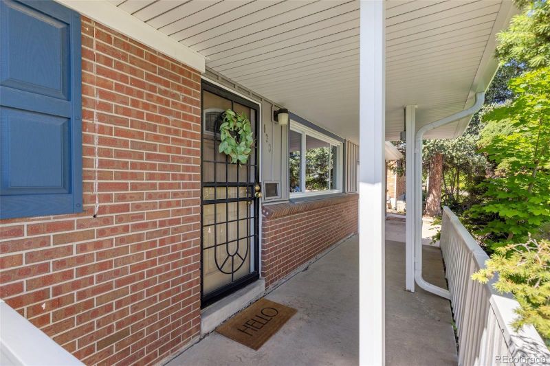 430 S Potomac Cir, Aurora, CO 80012
