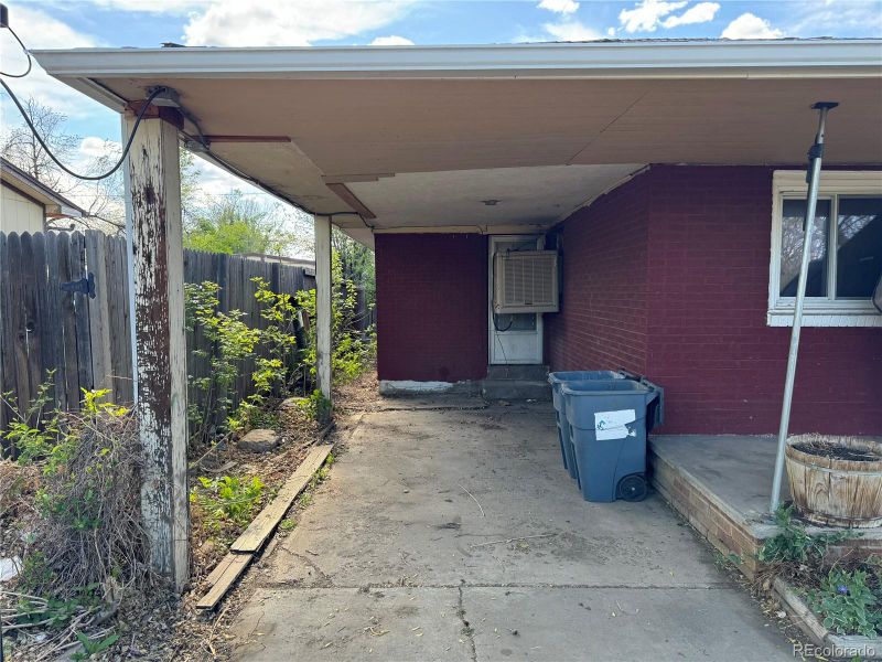 1985 Blackhawk St, Aurora, CO 80011