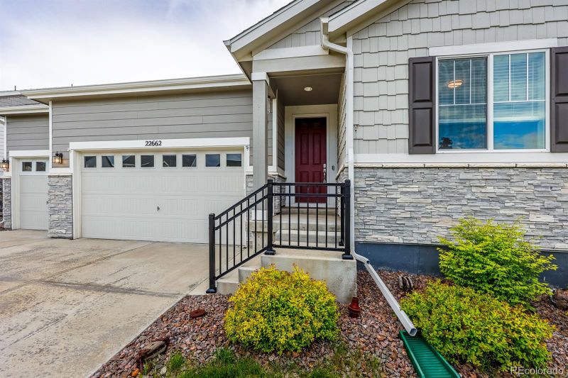 22662 E Narrowleaf Cir, Aurora, CO 80016